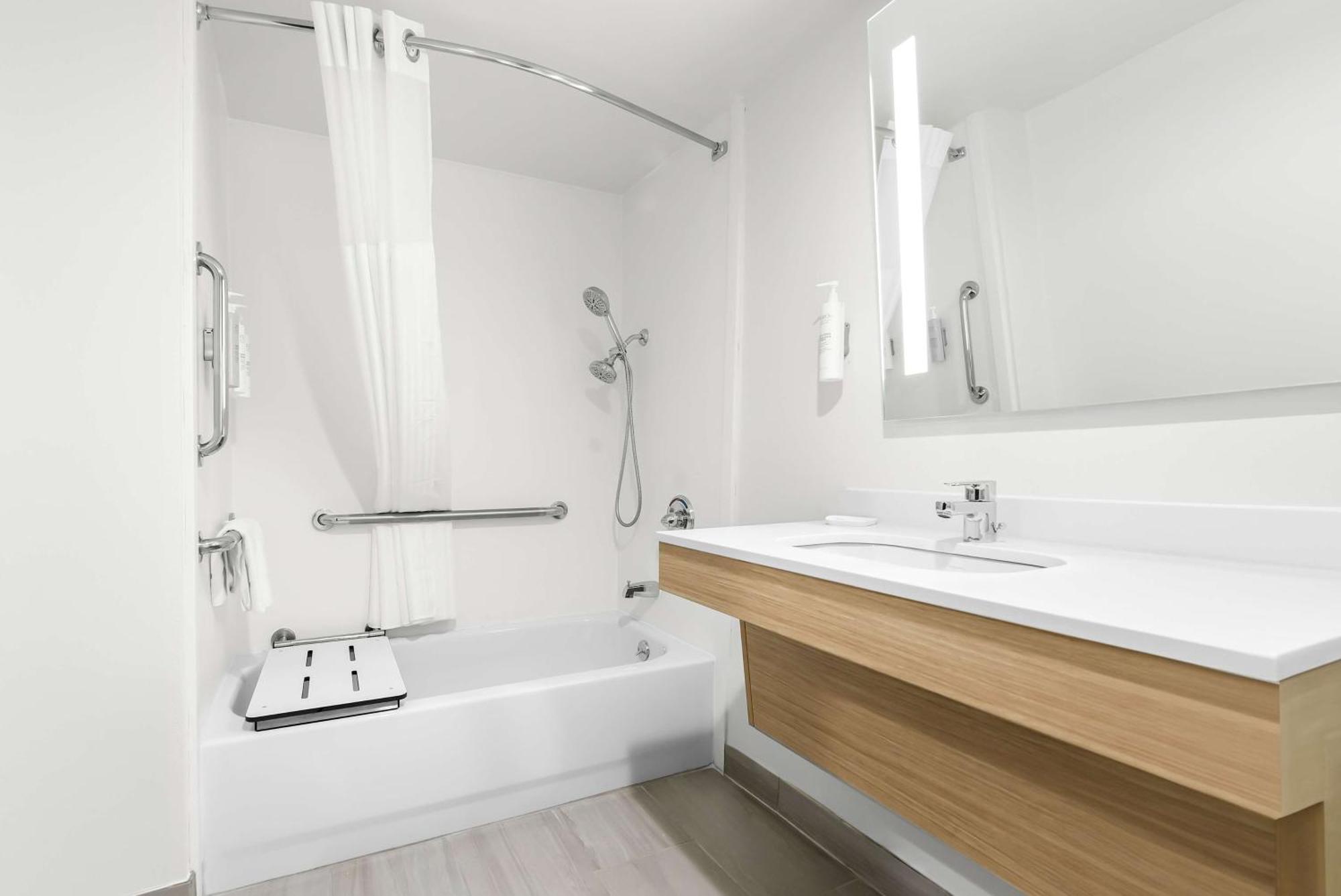 Spark By Hilton Tupelo Luaran gambar