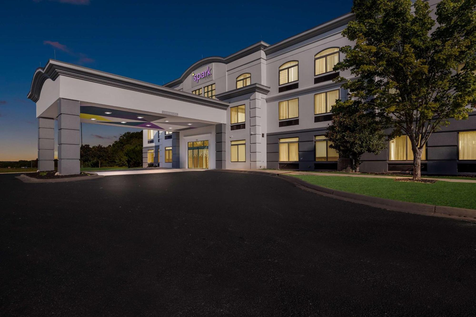 Spark By Hilton Tupelo Luaran gambar